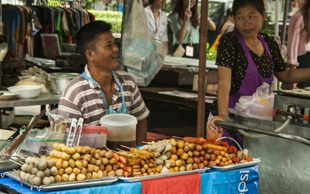 Viande de rue thaïlandaise - Comment commander de la street food en Thaïlande - que faire en thailande