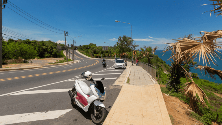 Savoir conduire - 8 astuces pour ta prochaine location de scooter à Phuket