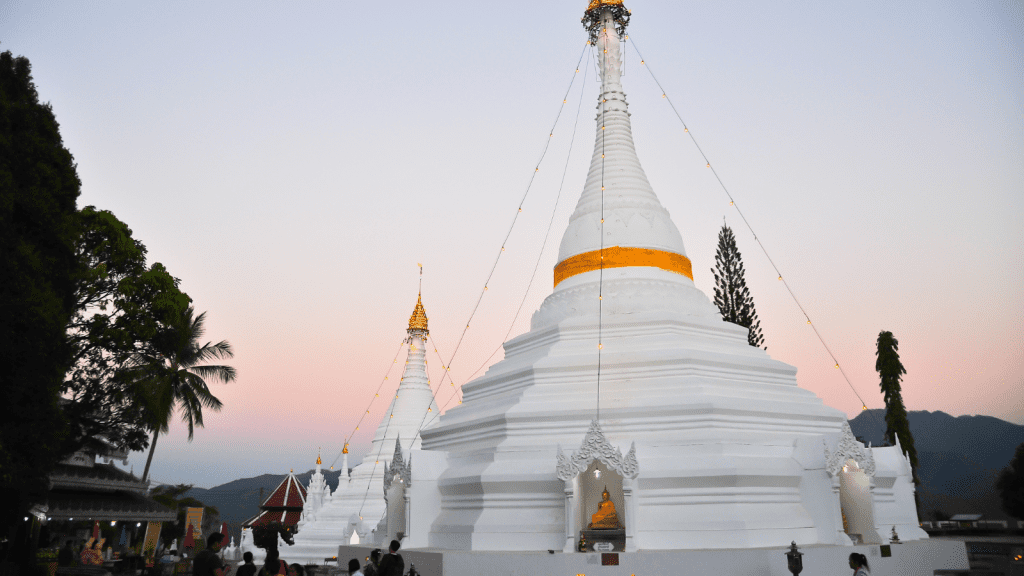 Regarder le lever du soleil au Wat Phrathat Doi Kong Mu - que faire a mae hong son