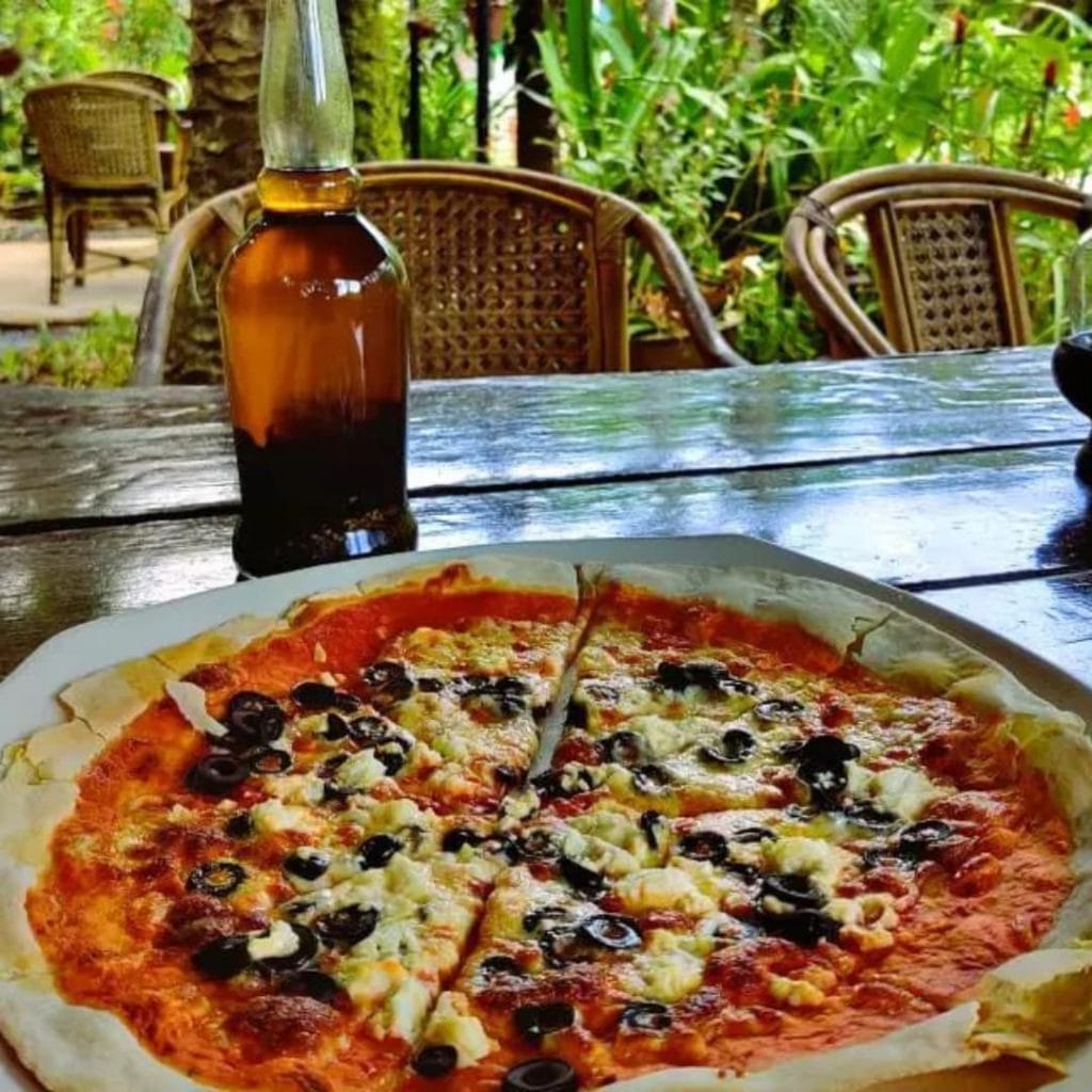 Greka Pizza chez La Luna Pizzeria à Koh Yao Noi Thailande