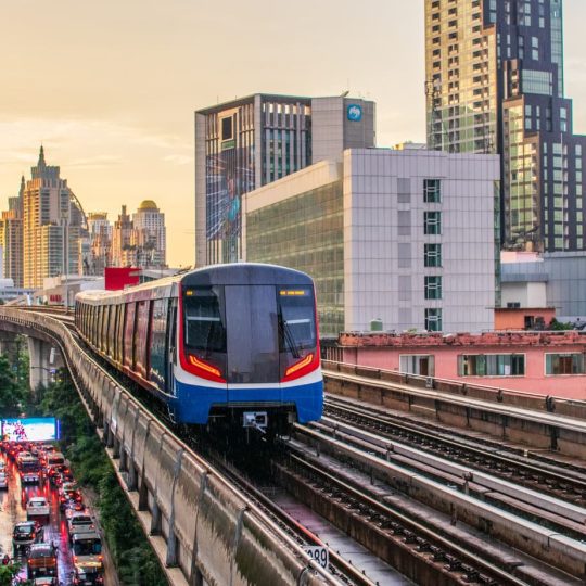 Tout savoir sur le BTS Skytrain en 2023 (le métro aérien de Bangkok)