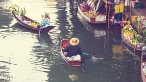 Les meilleurs marchés flottants de Bangkok (+ mes astuces)