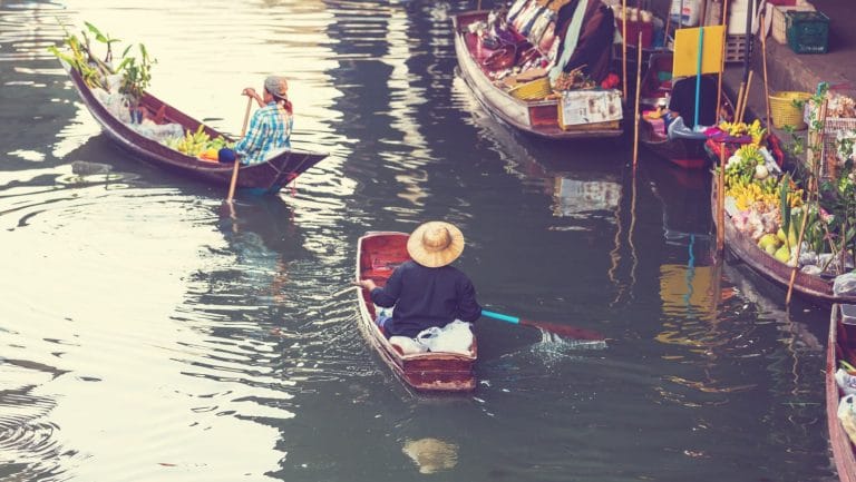 Les meilleurs marchés flottants de Bangkok (+ mes astuces)