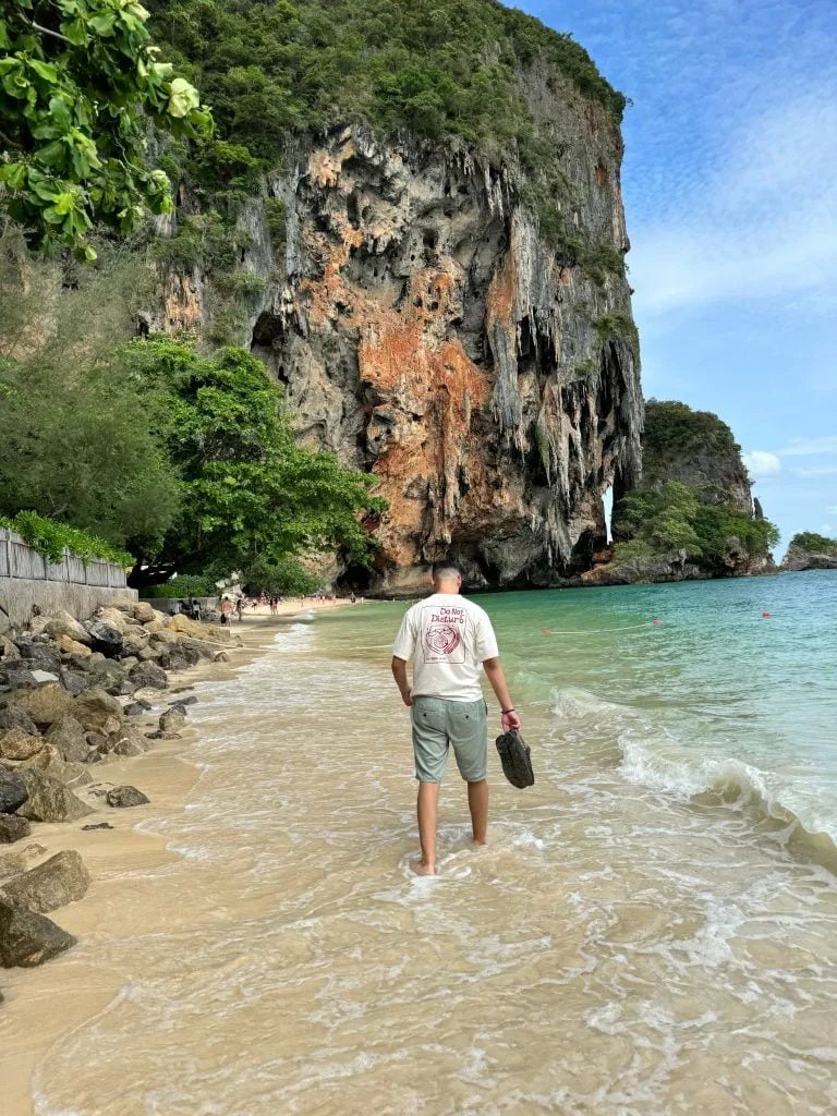 Flo, créateur de Que Faire en Thaïlande, à Railay