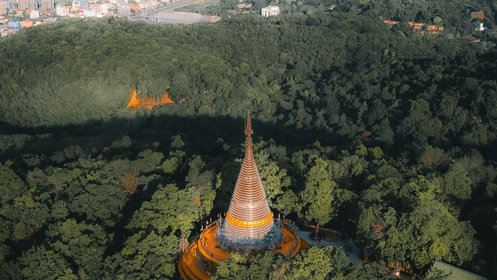 Vue aérienne sur l'un des temples mythiques de Hat Yai