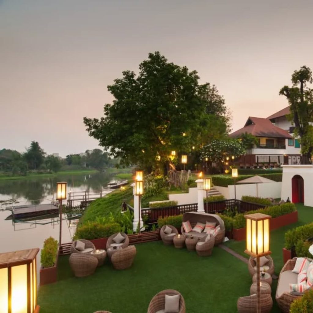 Vue sur la rivière ping depuis le RatiLanna Riverside Spa Resort à Chiang Mai