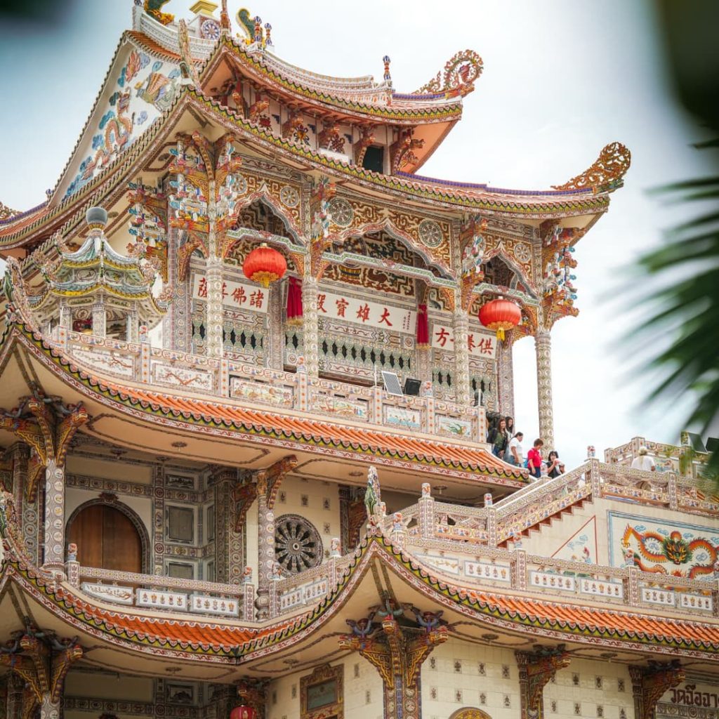 Vue extérieur sur le temple Wat Chue Chang à Hat Yai