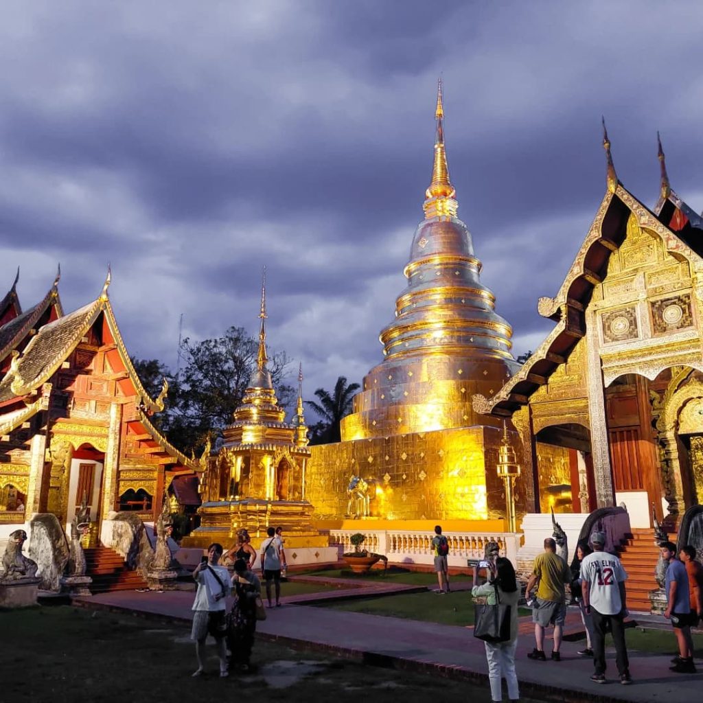 Wat Phra Singh : l’icône dorée de Chiang Mai