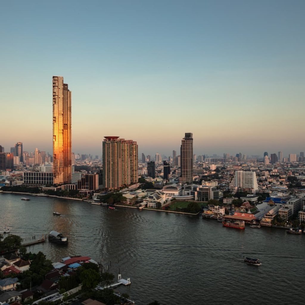 Vue aérienne sur le fleuve Chao Phraya à Bangkok
