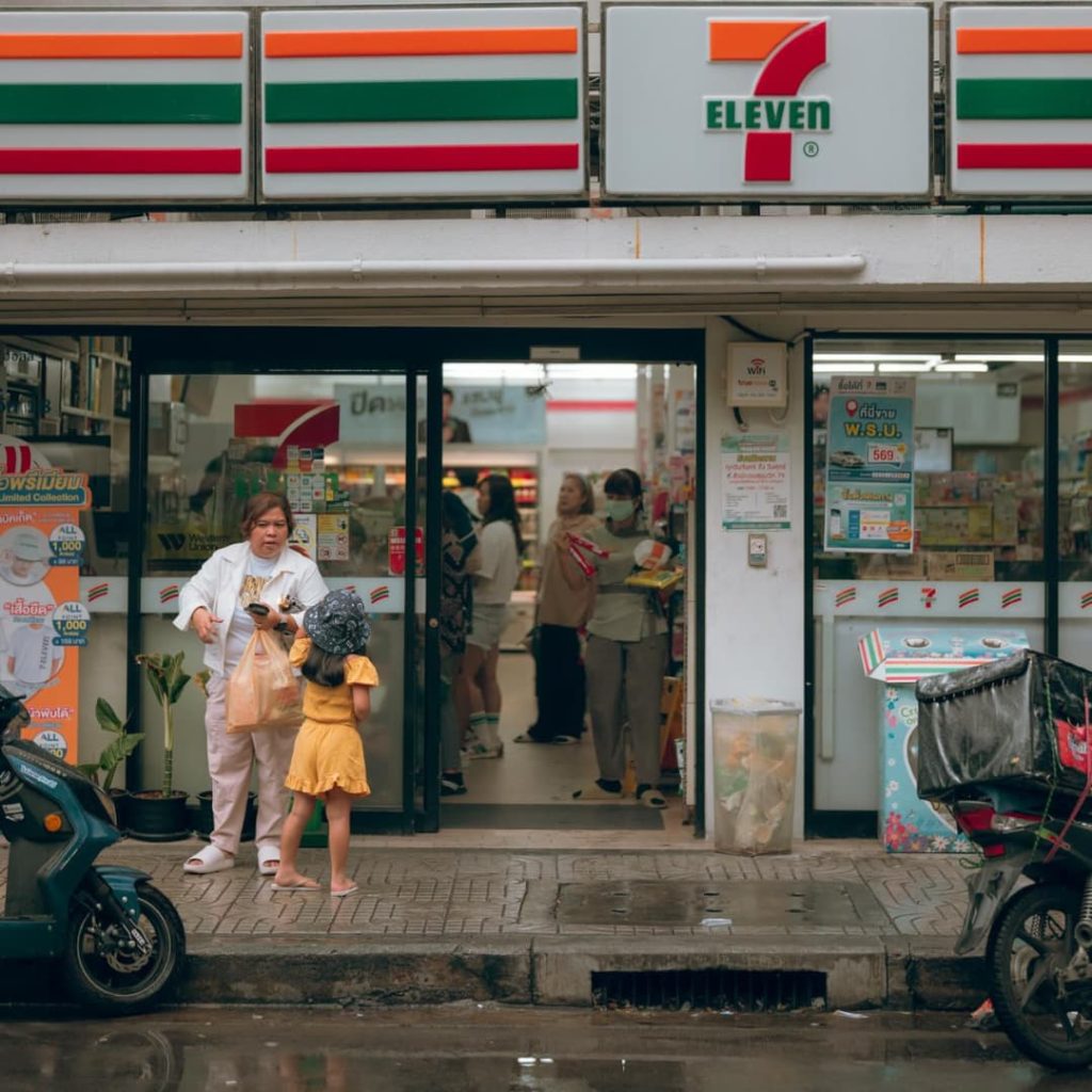 saison des pluies 7-Eleven Bangkok