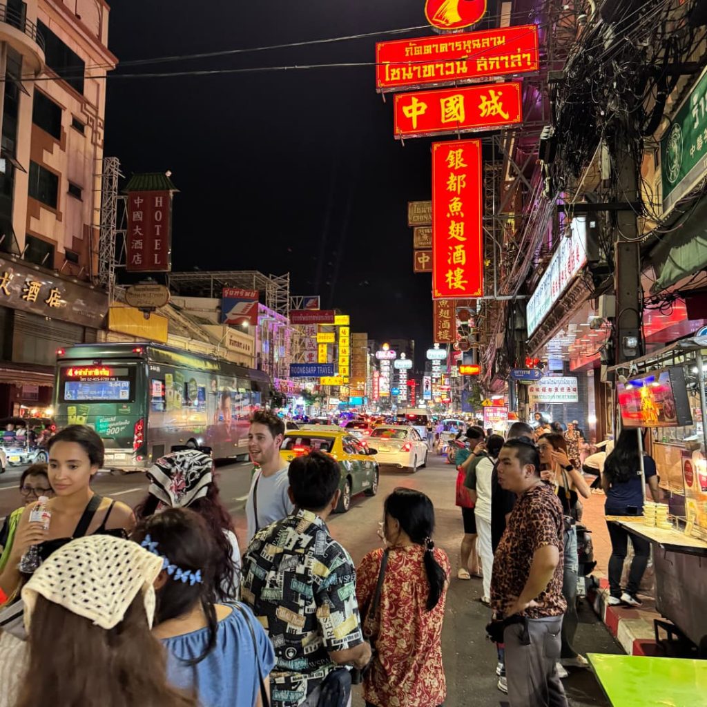 Yaowarat Road la nuit
