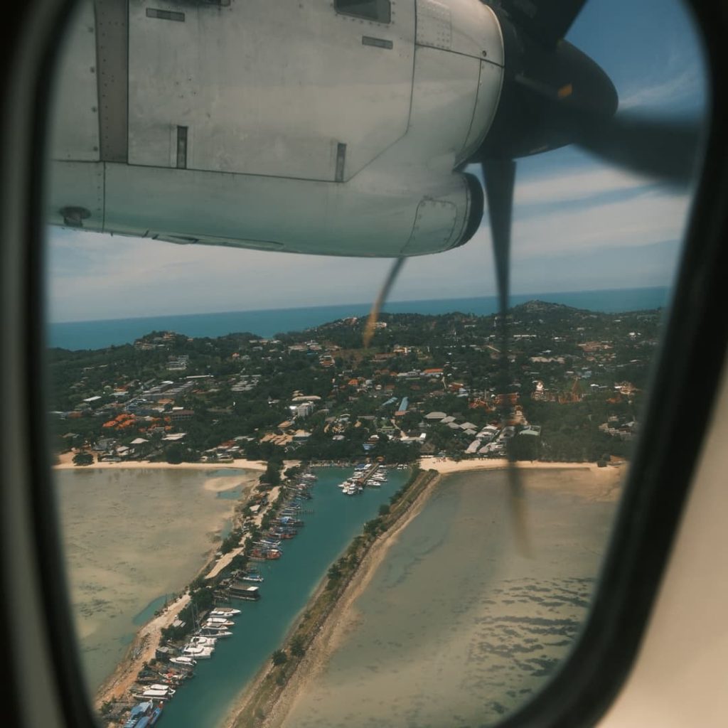 vue aérienne sur koh samui avec bangkok airways