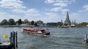 Ton guide complet sur le Chao Phraya Express Boat à Bangkok