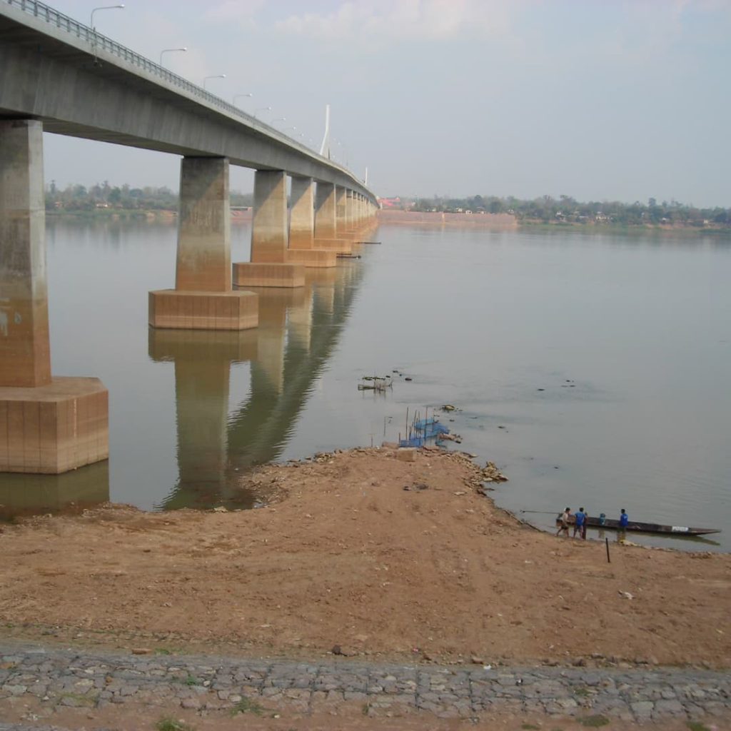 friendship bridge 2 Laos Thailande