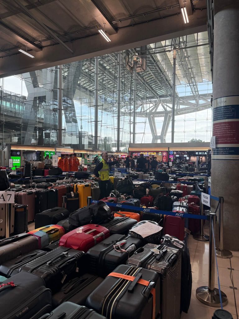 valises bloquées thai airways aéroport de bangkok suvarnabhumi septembre 2026